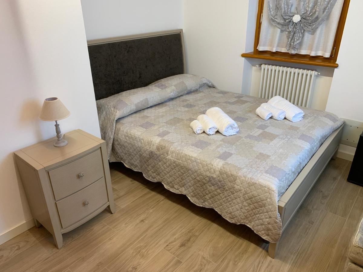 Villa Vaccari Garda غارْدا المظهر الخارجي الصورة